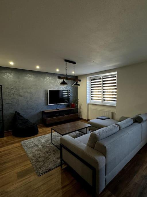 Modern Apartment In City Centre Bańska Bystrzyca Zewnętrze zdjęcie