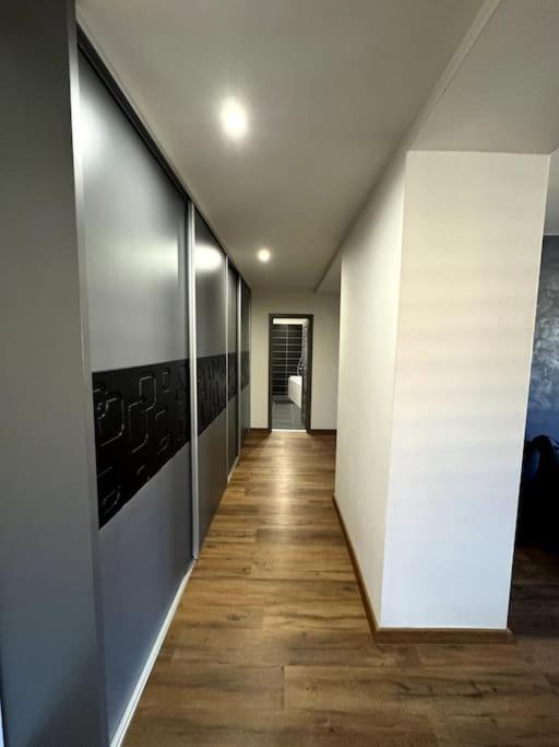Modern Apartment In City Centre Bańska Bystrzyca Zewnętrze zdjęcie